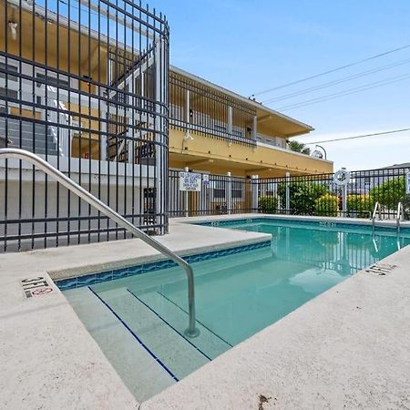 Апартаменты Perfect Location 1Br Pool Parking Outside Area 8 Миртл-Бич Экстерьер фото