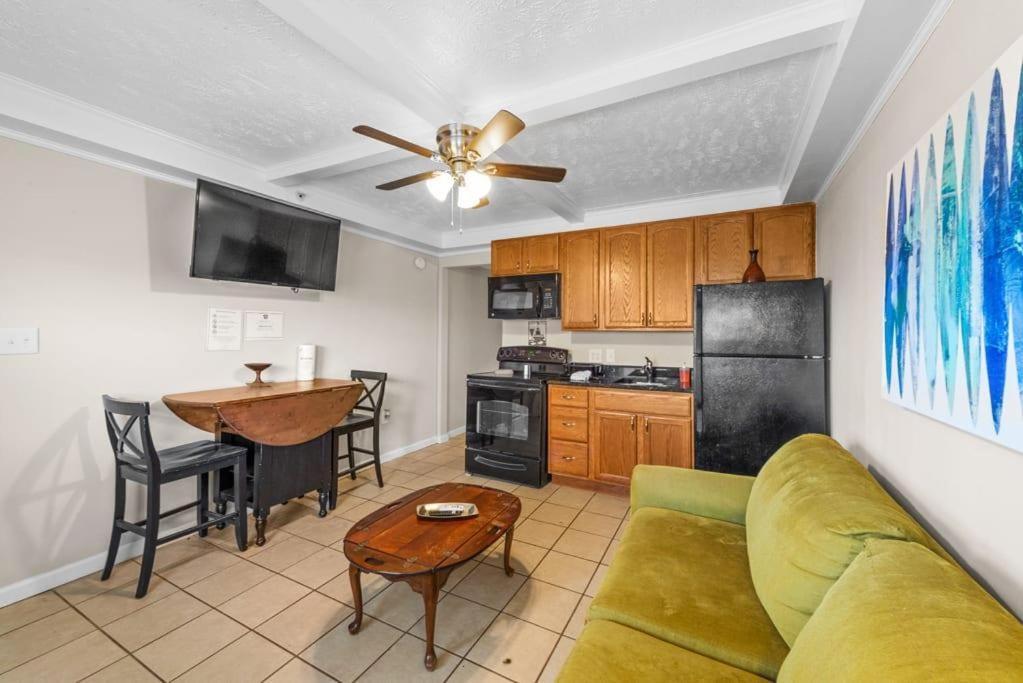 Апартаменты Perfect Location 1Br Pool Parking Outside Area 8 Миртл-Бич Экстерьер фото