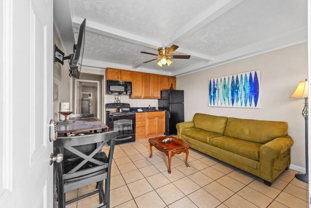 Апартаменты Perfect Location 1Br Pool Parking Outside Area 8 Миртл-Бич Экстерьер фото